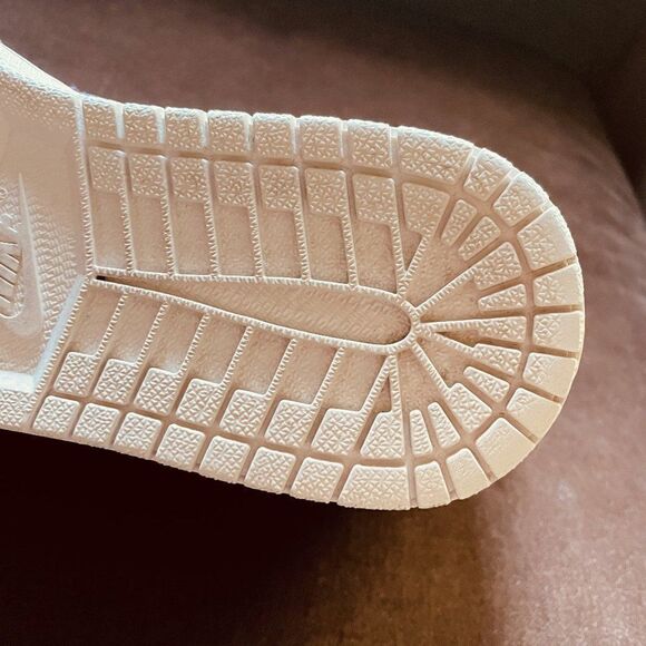 Nike Air Jordan 1 High Zip Premium Bordeaux Wine 2018 AT0575-600 Women Sz 7 US - Picture 9 of 10